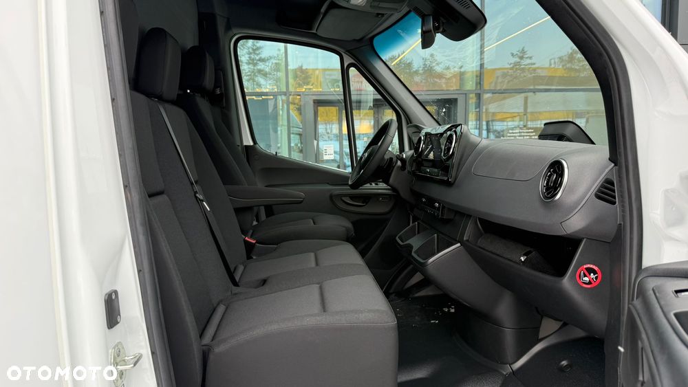 Mercedes-Benz eSprinter 420 Podwozie 4325 mm + Kontener - 15