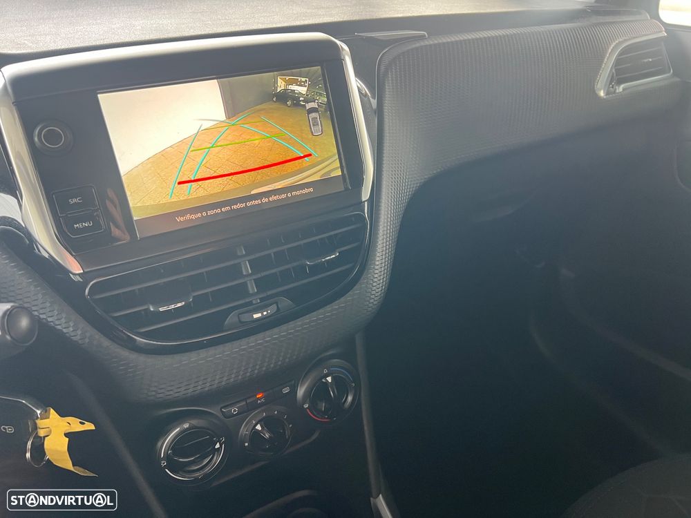 Peugeot 2008 1.2 PureTech Style - 21