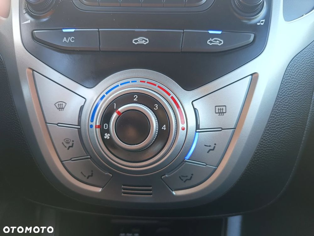 Hyundai ix20 1.4 Trend - 21