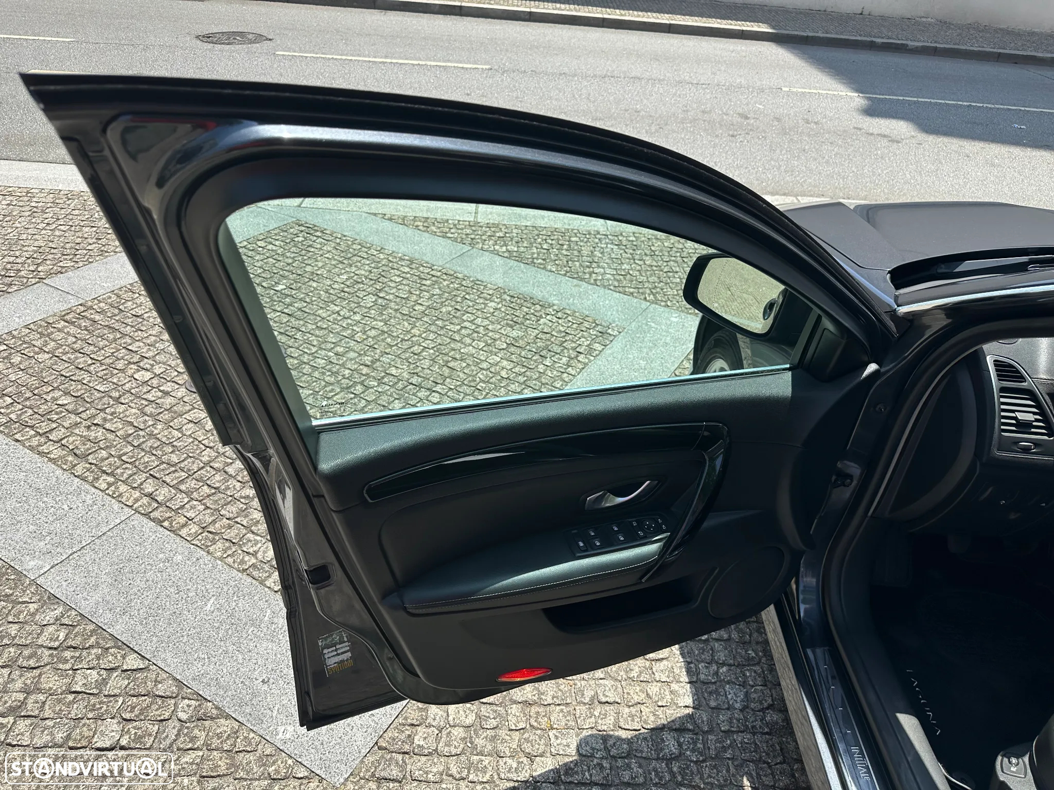 Renault Laguna Break 2.0 dCi Initiale - 12