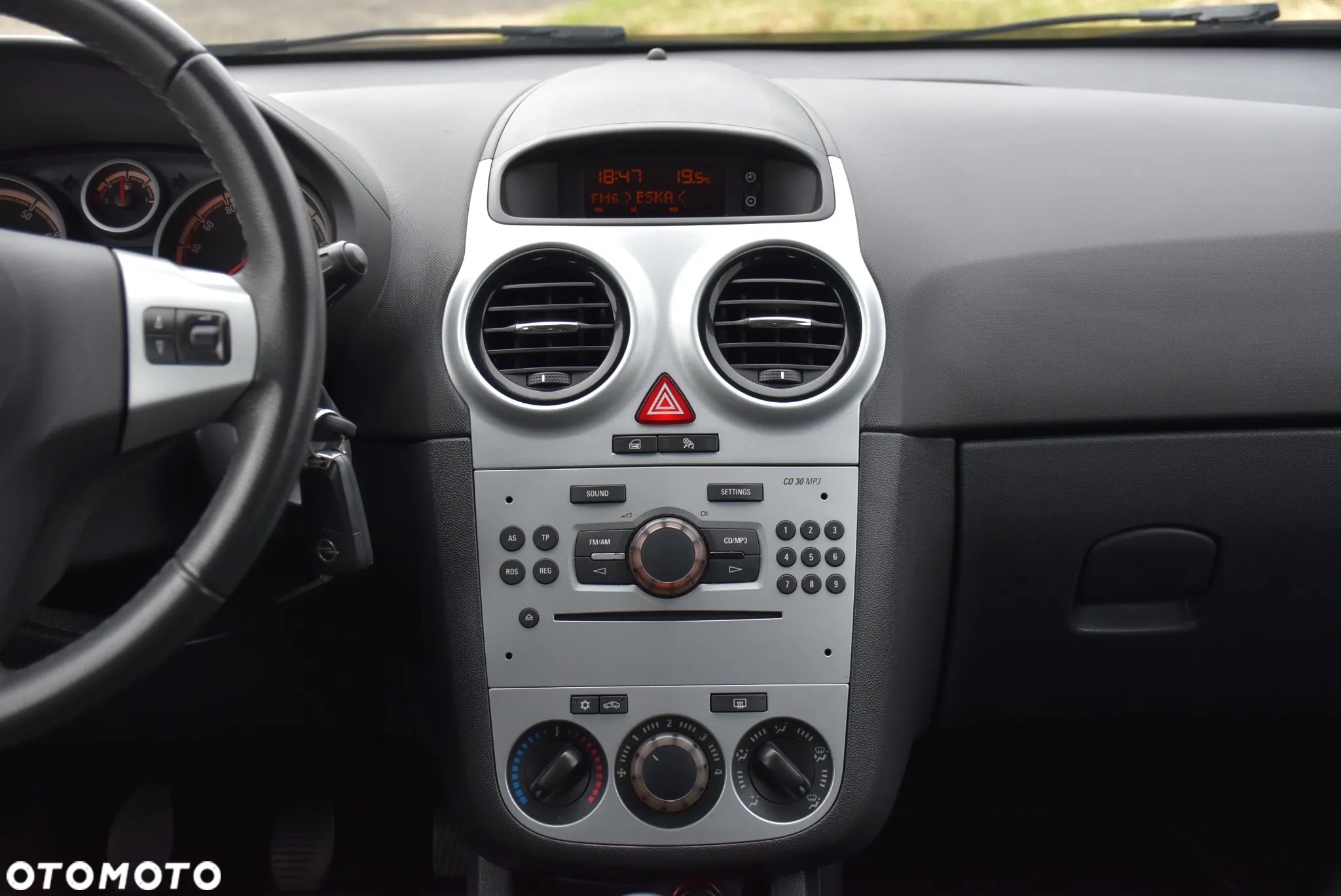 Opel Corsa 1.2 16V Enjoy - 22