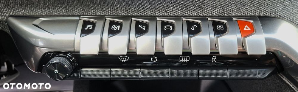 Peugeot 3008 PureTech 130 Stop & Start GPF EAT8 Roadtrip - 19