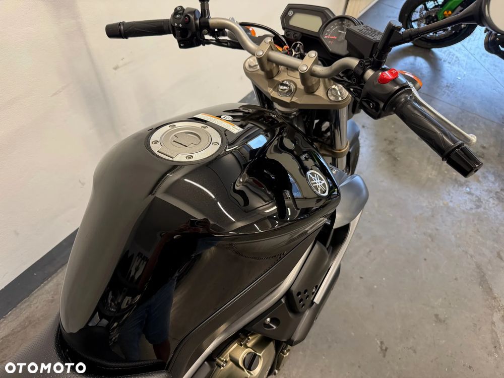 Yamaha XJ - 30
