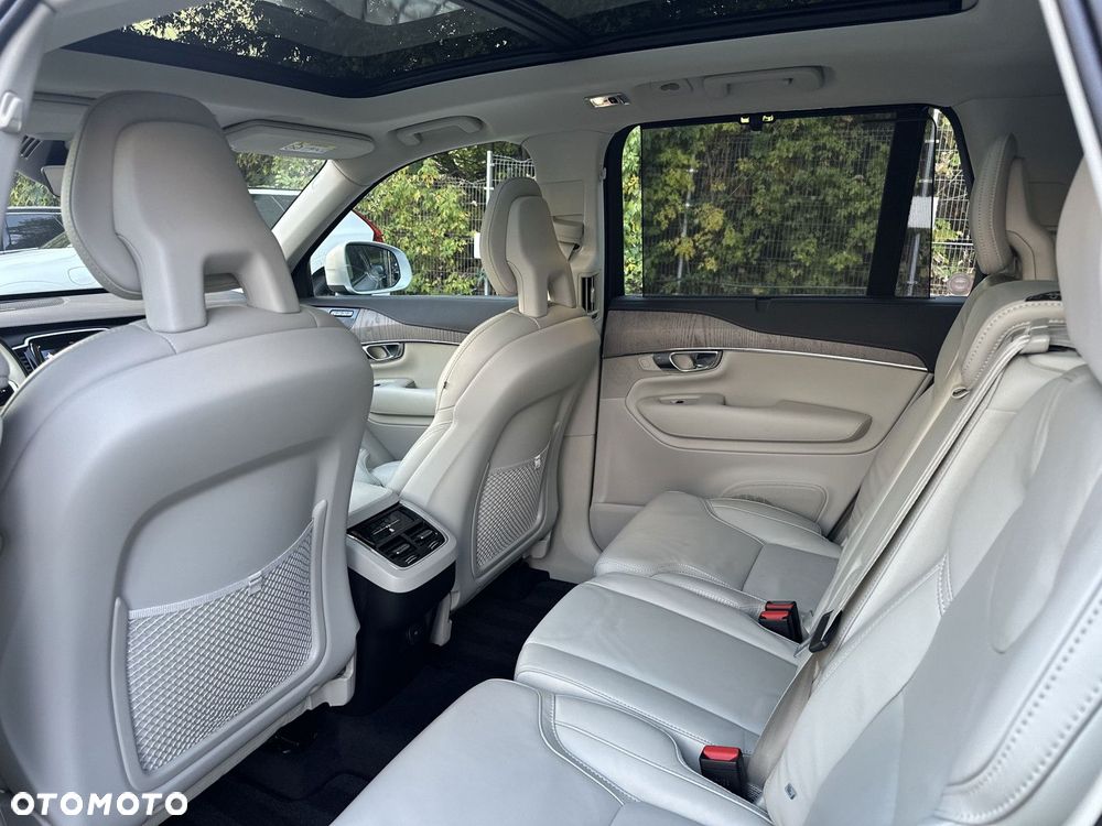Volvo XC 90 - 33