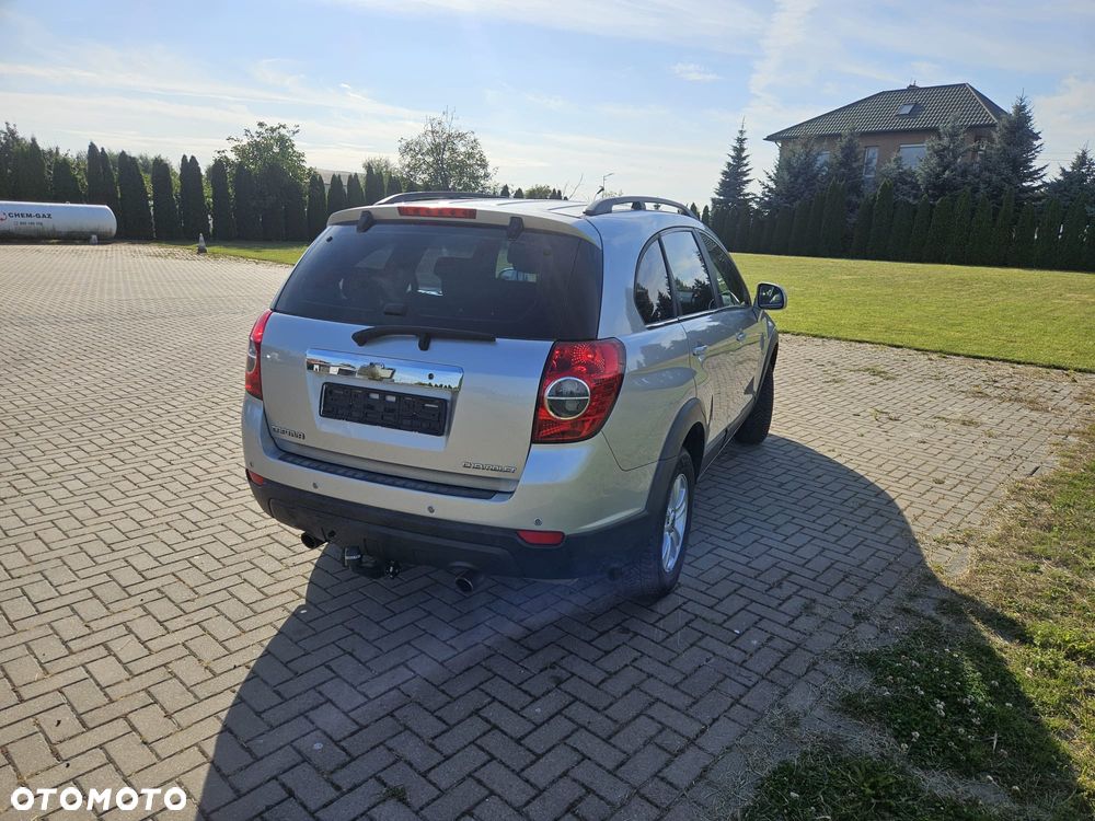 Chevrolet Captiva 2.4 2WD 7 Sitzer LS Family Edition - 8
