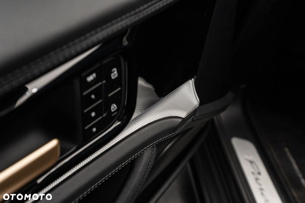 Porsche Panamera 4 - 22