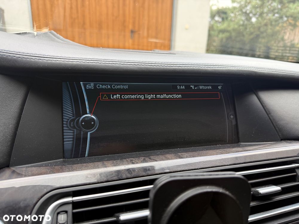 BMW Seria 7 750i L - 3