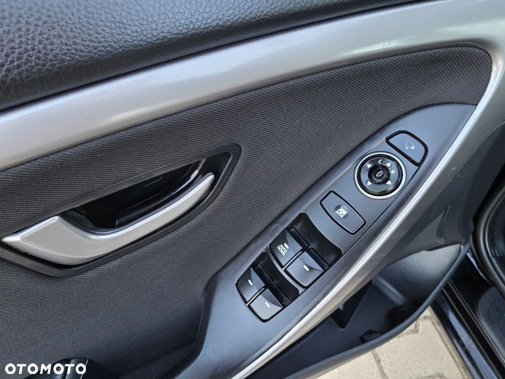 Hyundai i30 blue 1.4 Classic Navigation - 20