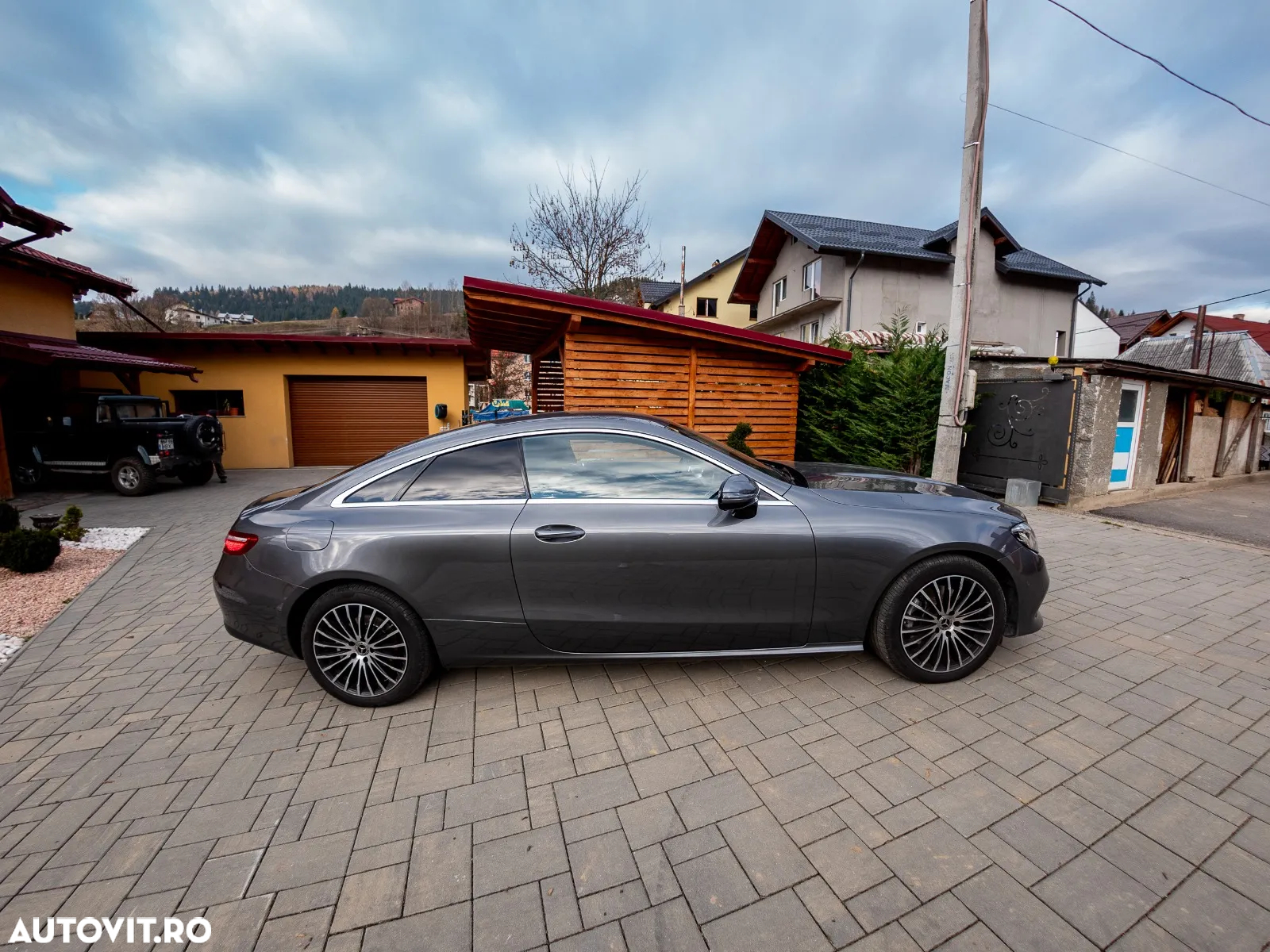 Mercedes-Benz E 220 d 4Matic Coupe 9G-TRONIC Avantgarde - 10