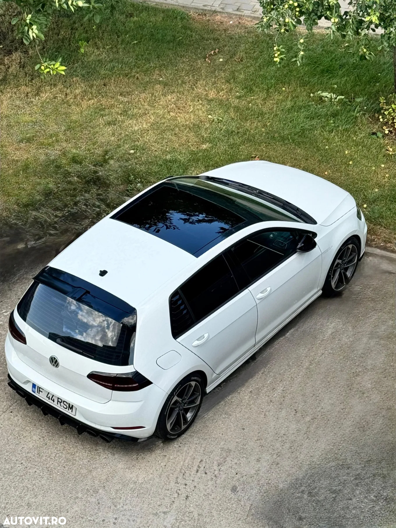 Volkswagen Golf 1.6 TDI DSG Highline - 16