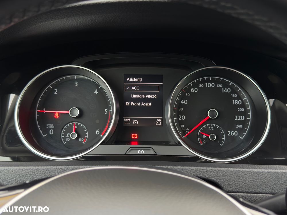 Volkswagen Golf 1.6 TDI DSG Join - 36