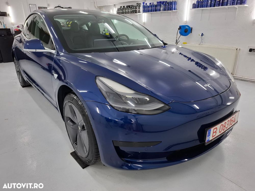 Tesla Model 3 - 3