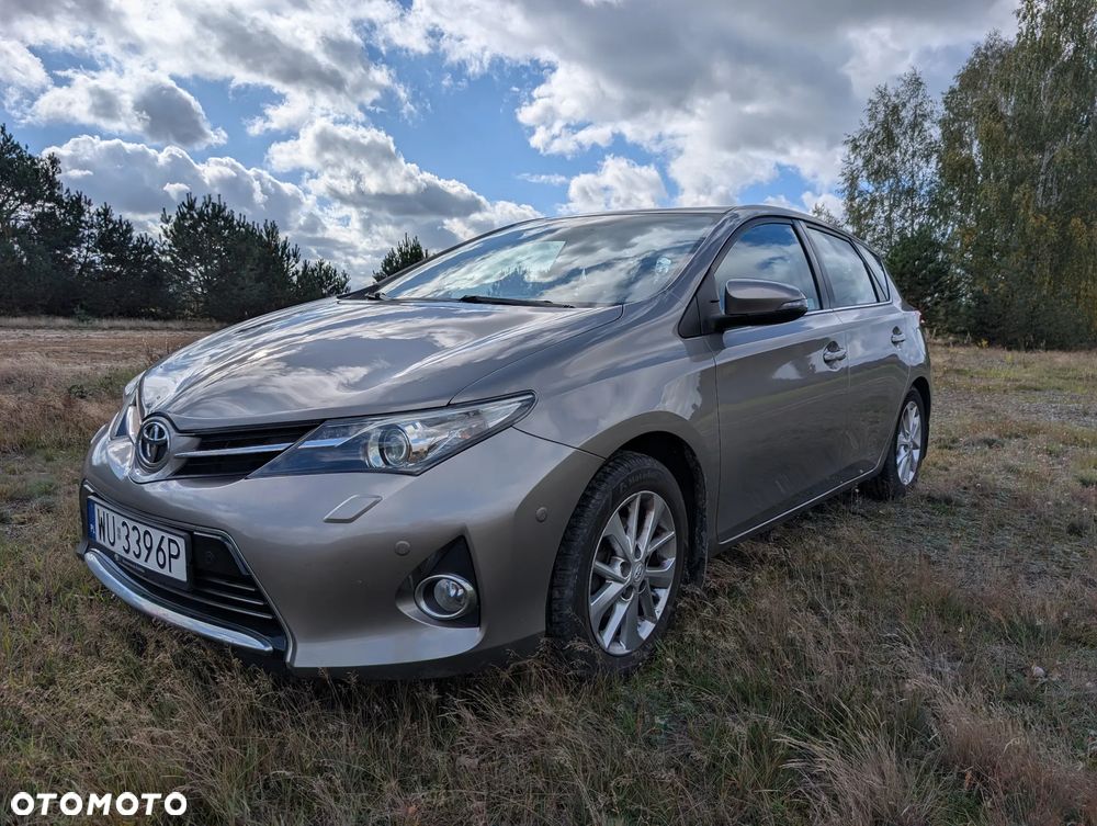 Toyota Auris 2014 photo 3