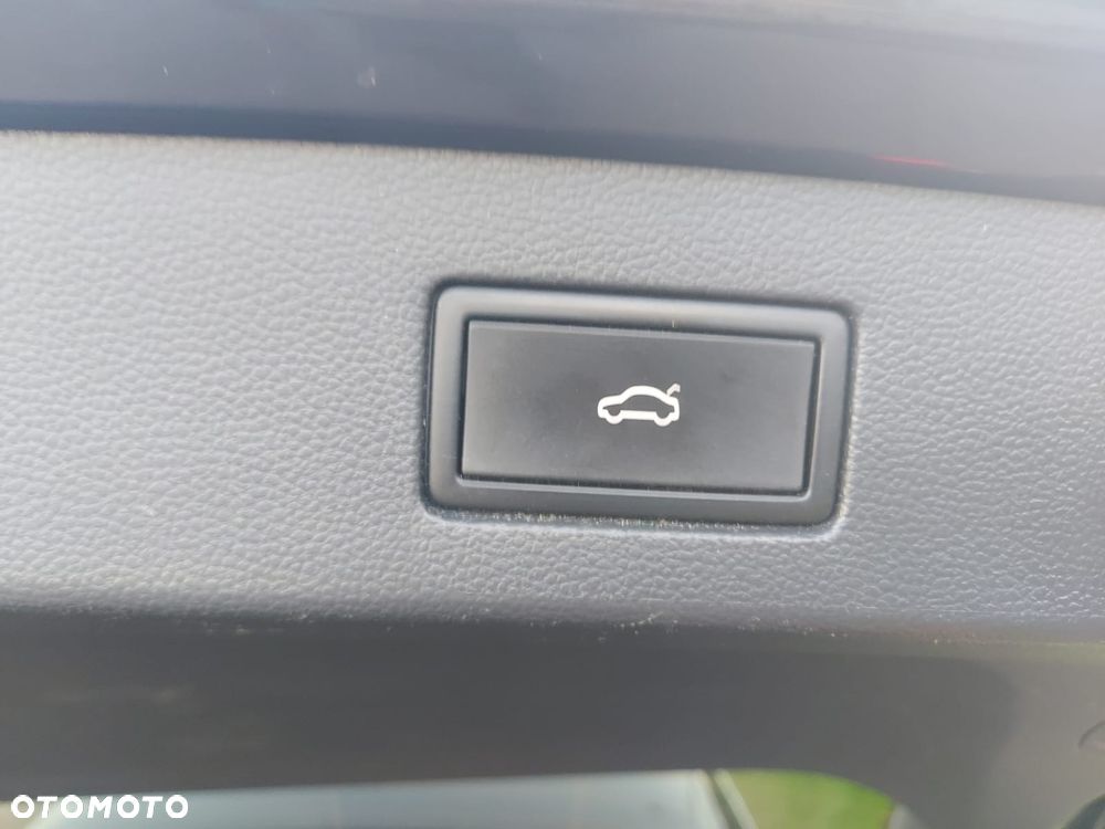 Volkswagen Arteon 2.0 TDI SCR DSG R-Line - 20