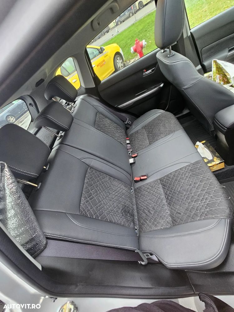 Suzuki Vitara 1.4 Boosterjet MHEV Luxus - 14