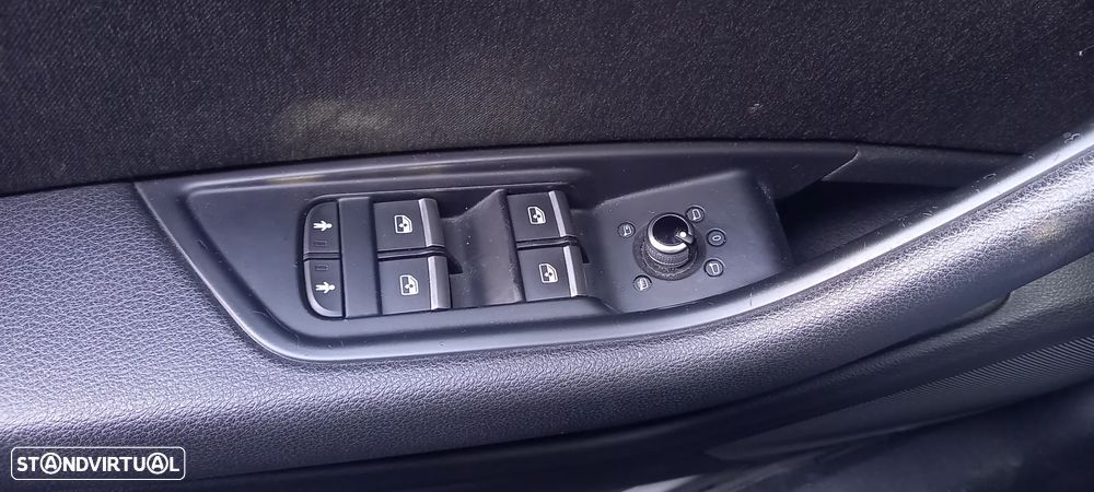 Audi A4 Avant 2.0 TDI Advance S tronic - 11