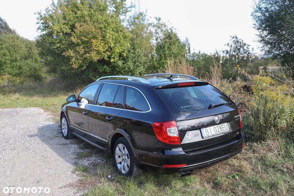 Skoda Superb 2.0 TDI 4x4 Elegance DSG - 3