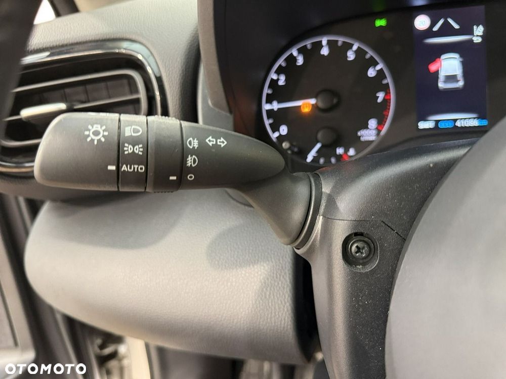 Toyota Yaris 1.5 Comfort - 25