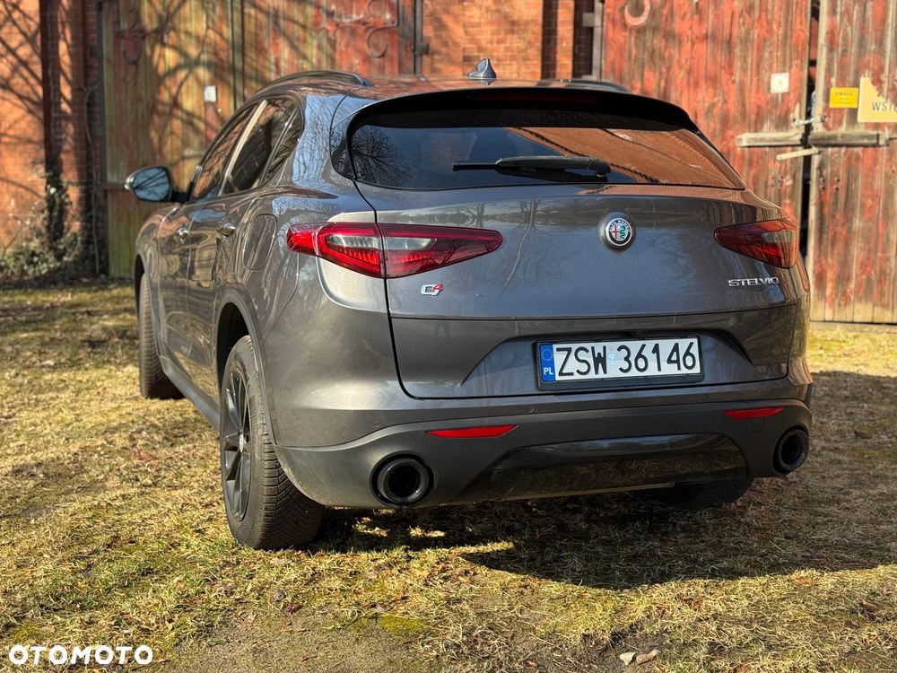 Alfa Romeo Stelvio 2.0 Turbo 16V AT8-Q4 Super - 6