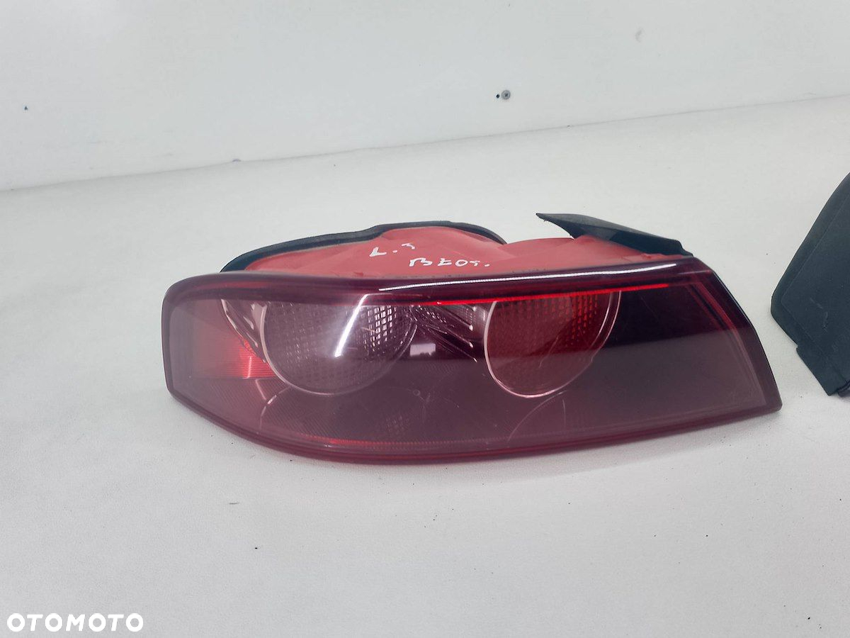LAMPY TYŁ KOMPLET ALFA ROMEO 159 F939532802 SEDAN - 2