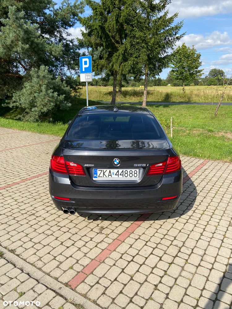 BMW Seria 5 528i Luxury Line - 5