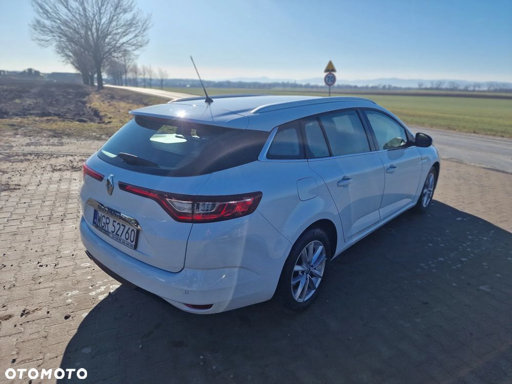 Renault Megane 1.5 dCi Bose EDC - 11