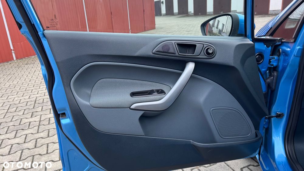 Ford Fiesta 1.25 SYNC Edition - 28