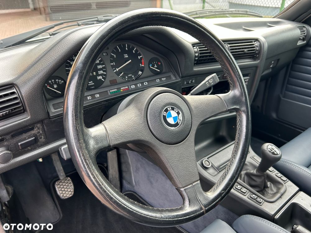 BMW Seria 3 320i - 18