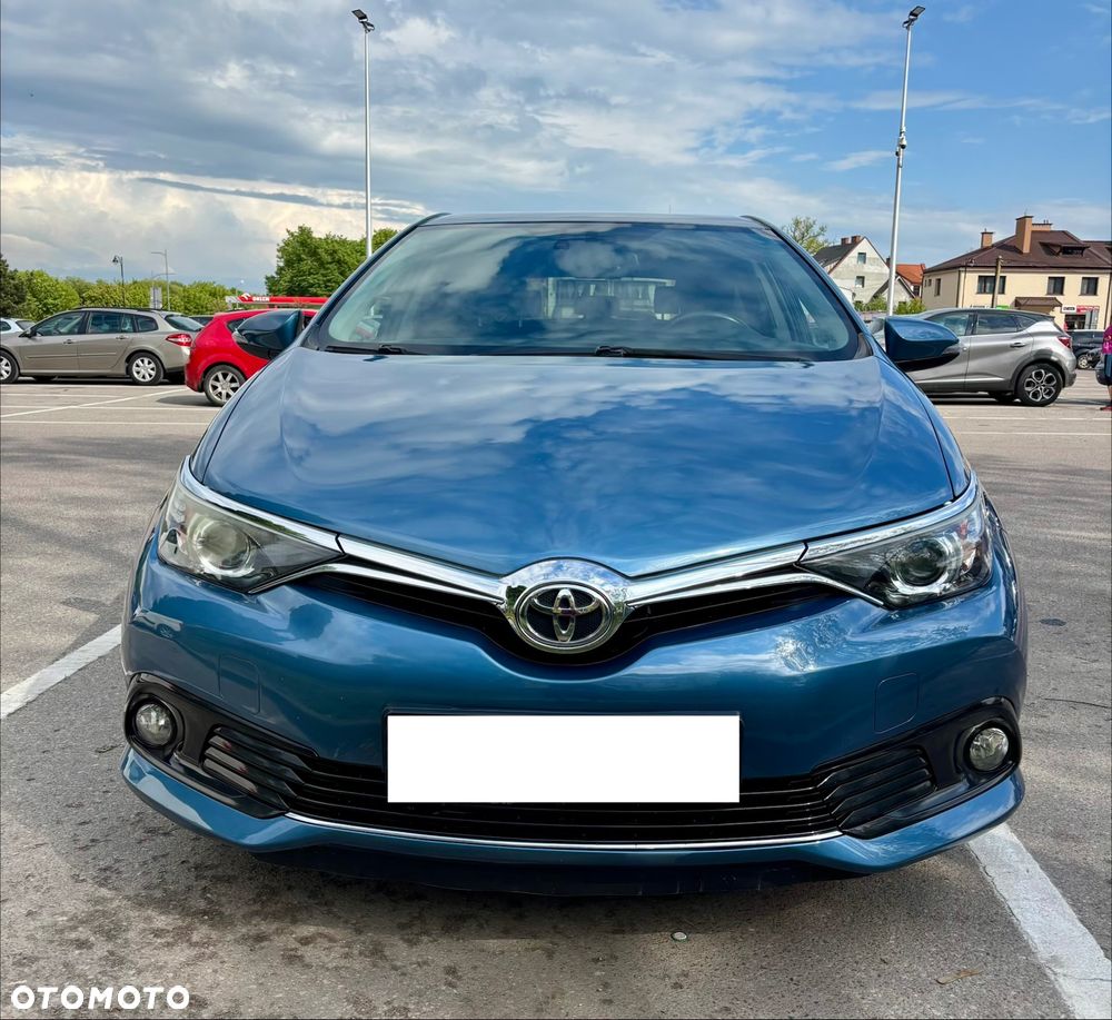Toyota Auris 1.6 Premium + - 7