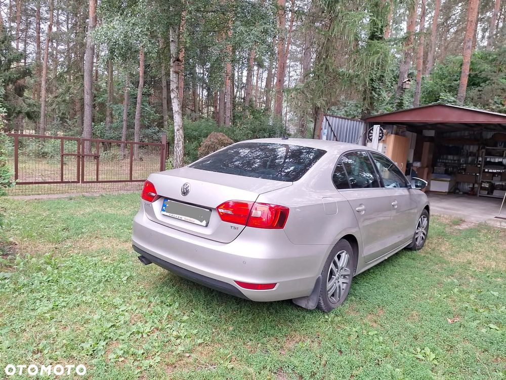 Volkswagen Jetta 1.4 TSI Comfortline - 3