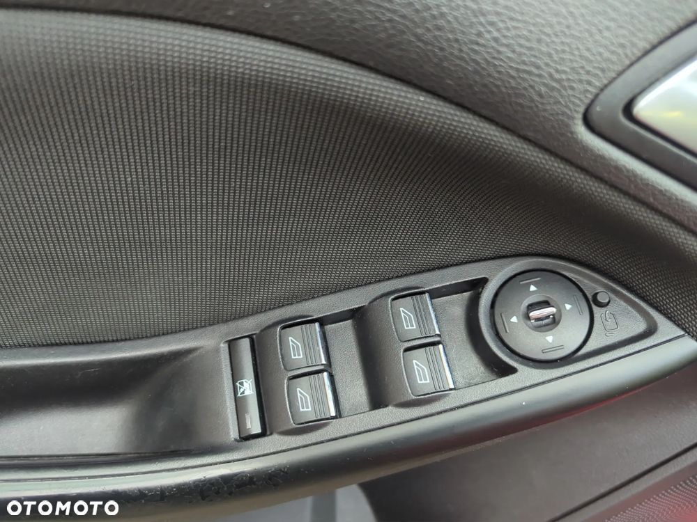 Ford Focus SW 1.0 EcoBoost Gold X (Edition) - 24