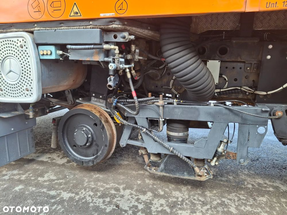 Mercedes-Benz Axor 1823 Zamiatarka HSW Explorer 6 Do Szyn Kolejowych Pojazd Szynowo Drogowy Czyszenie Szyn Torów Kolejowych - 5