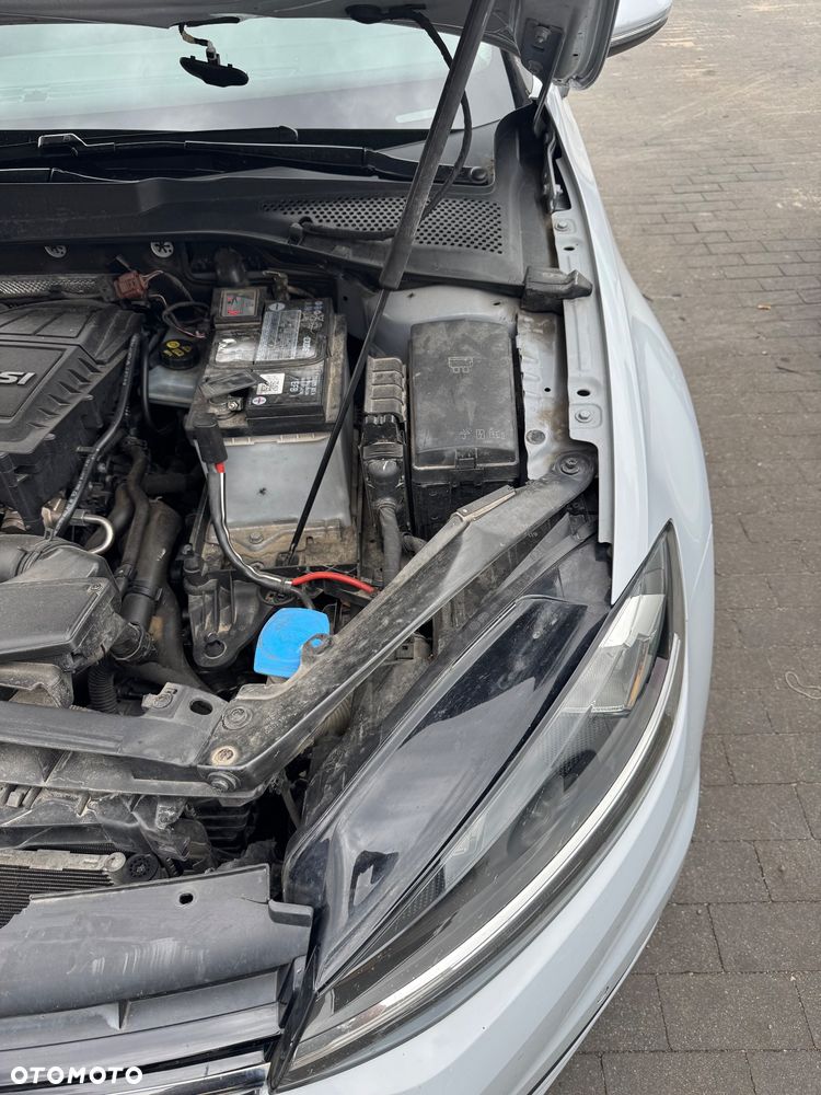 Volkswagen Golf 1.0 TSI (BlueMotion Technology) Trendline - 17