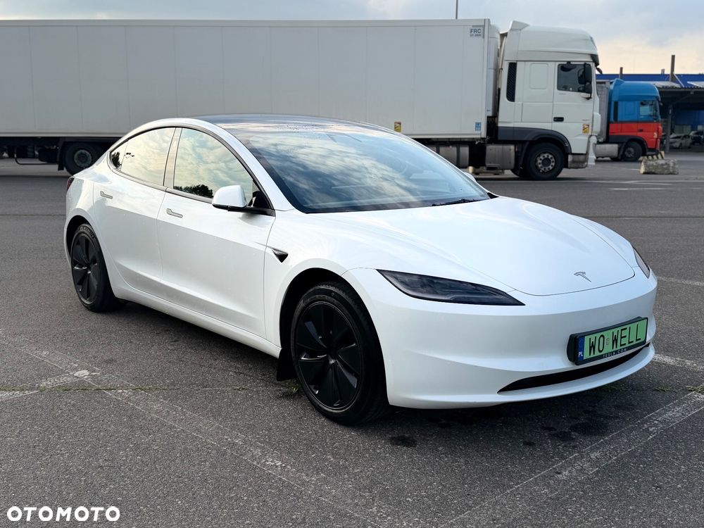 Tesla Model 3 - 6