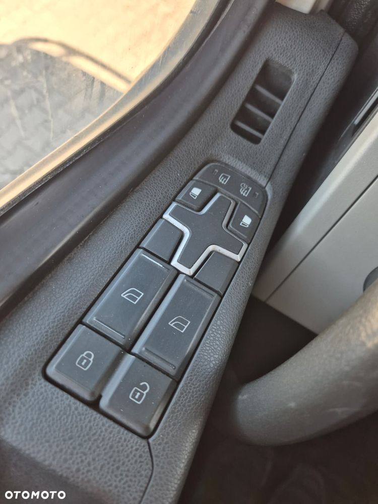 Volvo FM 340 4X2 / CHŁODNIA IZOTERMA / CARRIER VECTOR i350 / WINDA 2500KG / BEZWYPADKOWY / 1 WŁ / EURO 6 / AUTOMAT / IDEALNY / 9000KG ŁADOWNOŚĆ / WEBASTO - 26