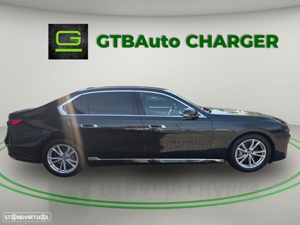 BMW i7 - 4