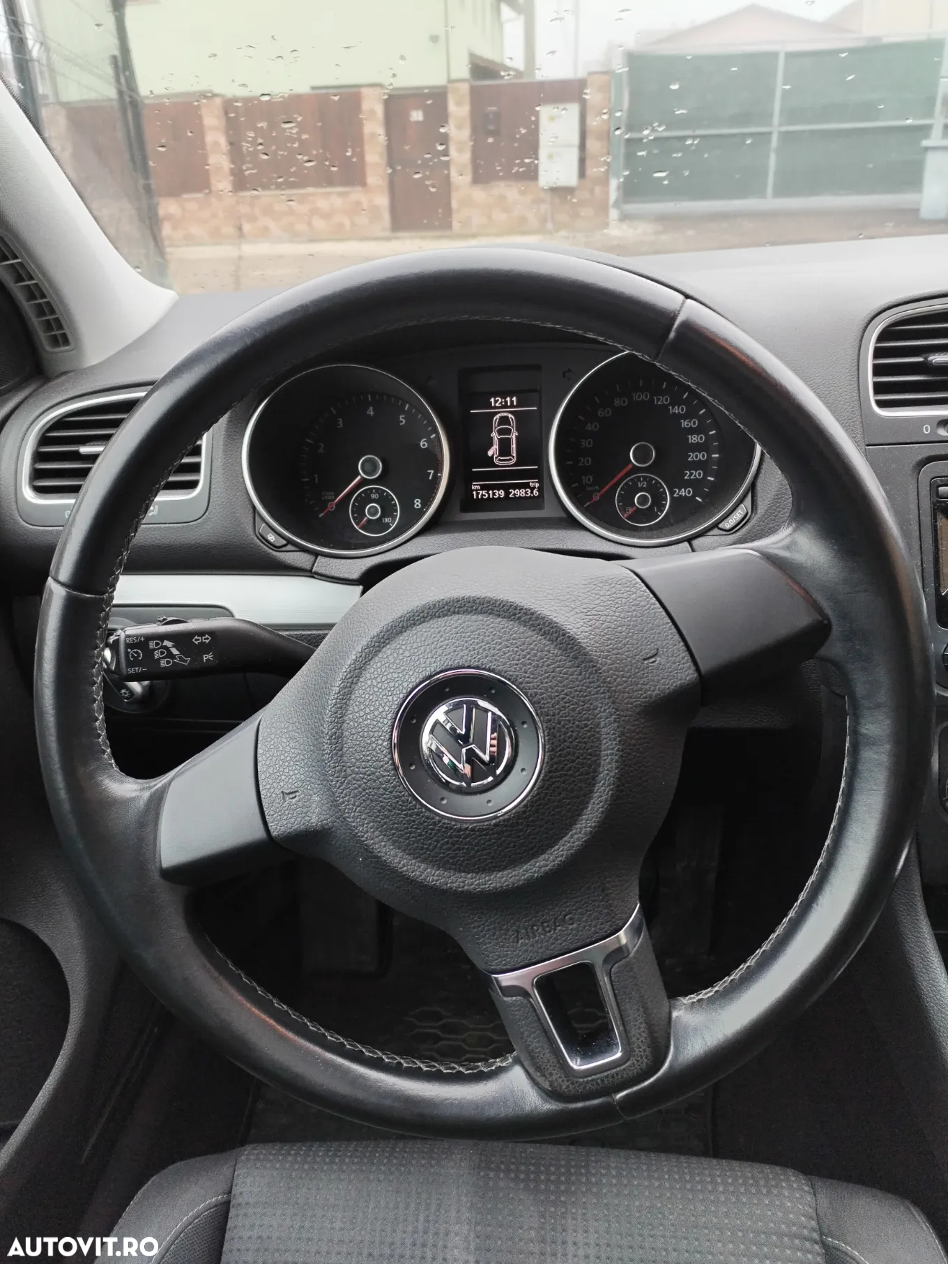 Volkswagen Golf - 8