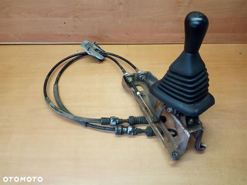 MECHANIZM ZMIANY BIEGÓW TOYOTA RAV4 I 2.0 16V - 1