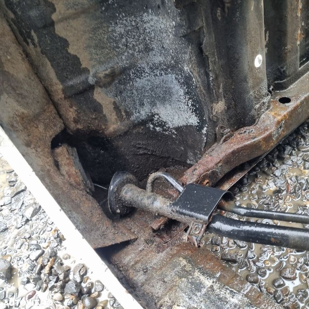 Bena Nissan Navara D40 Facelift 2010 - 2015 Super White 326 (1371) - 4