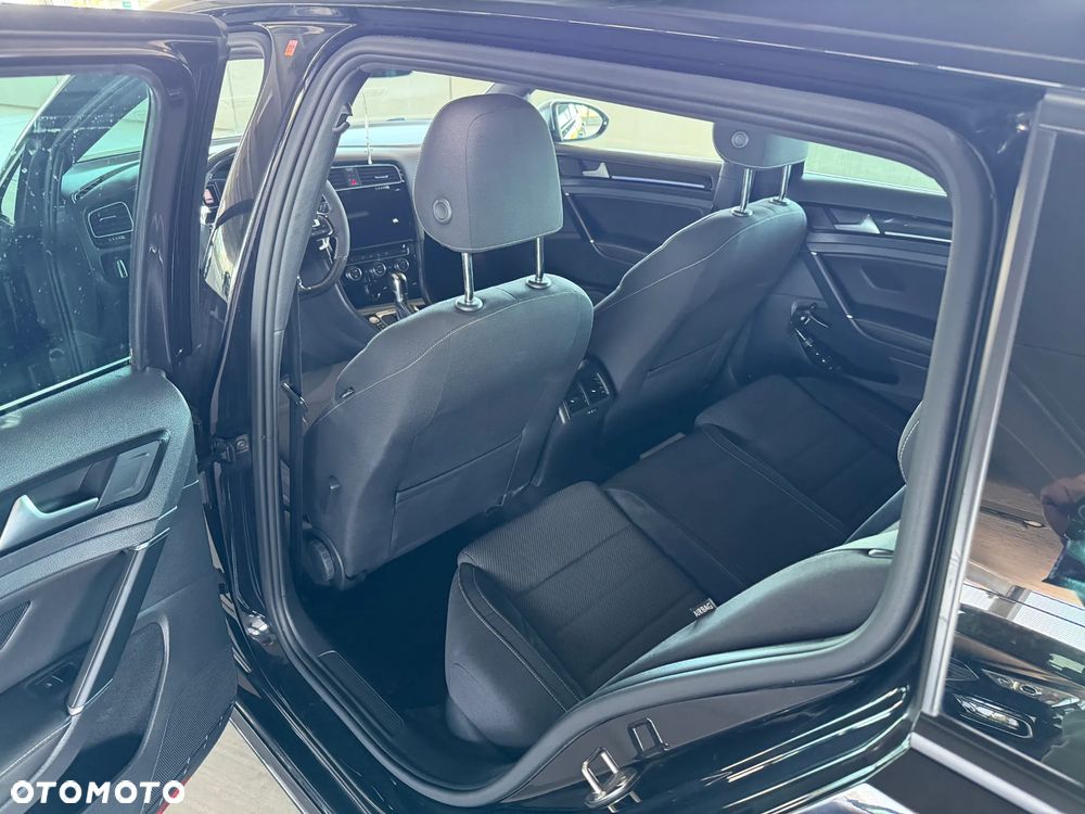 Volkswagen Golf - 12