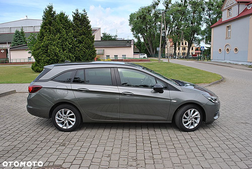 Opel Astra 1.2 T Business Elegance S&S - 4