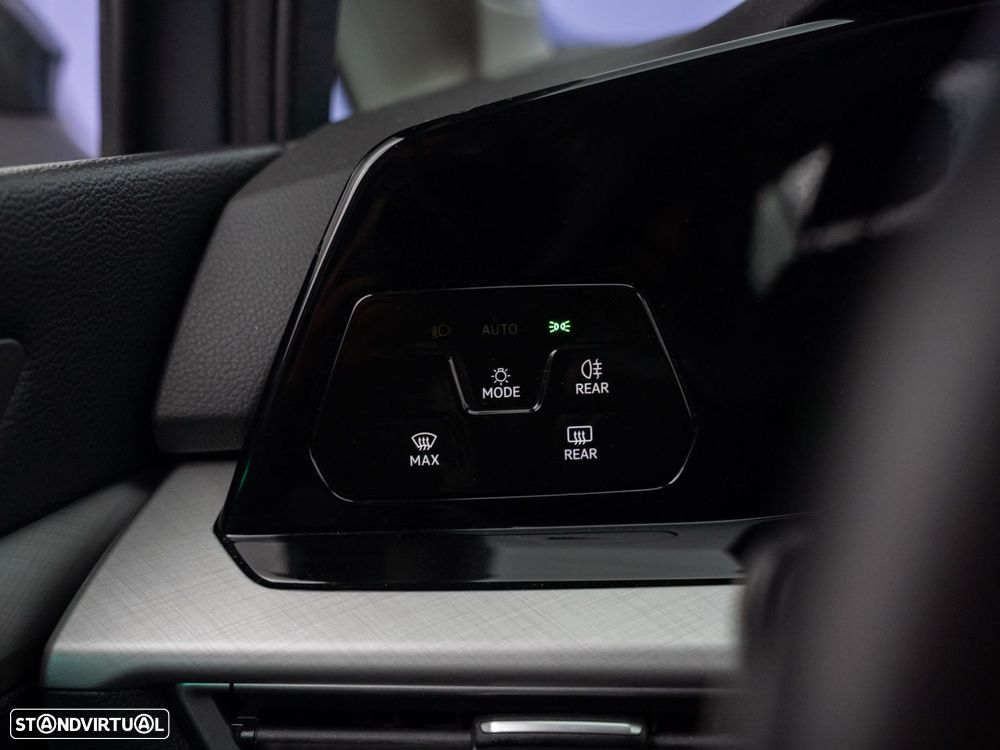 VW Golf 2.0 TDI Life DSG - 17