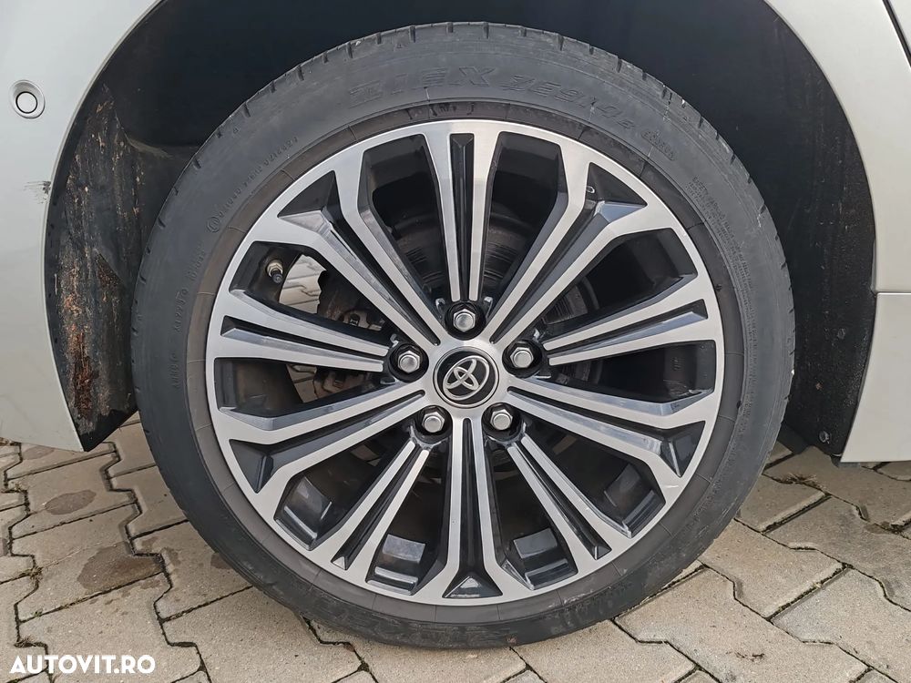 Toyota Corolla 1.8 Hybrid Team Deutschland - 26