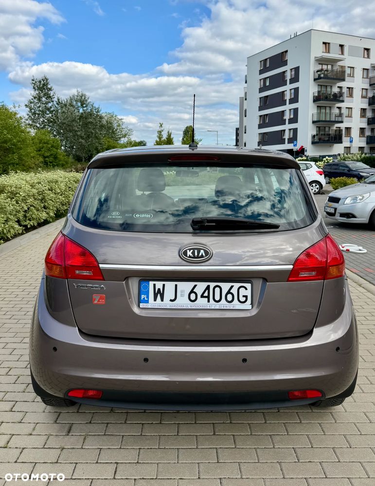 Kia Venga 1.4 L - 6