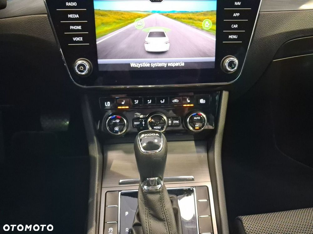 Skoda Superb 2.0 TDI DSG Style - 23