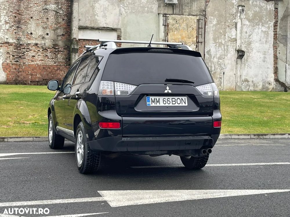 Mitsubishi Outlander 2.2 DI-D 4WD Invite - 30