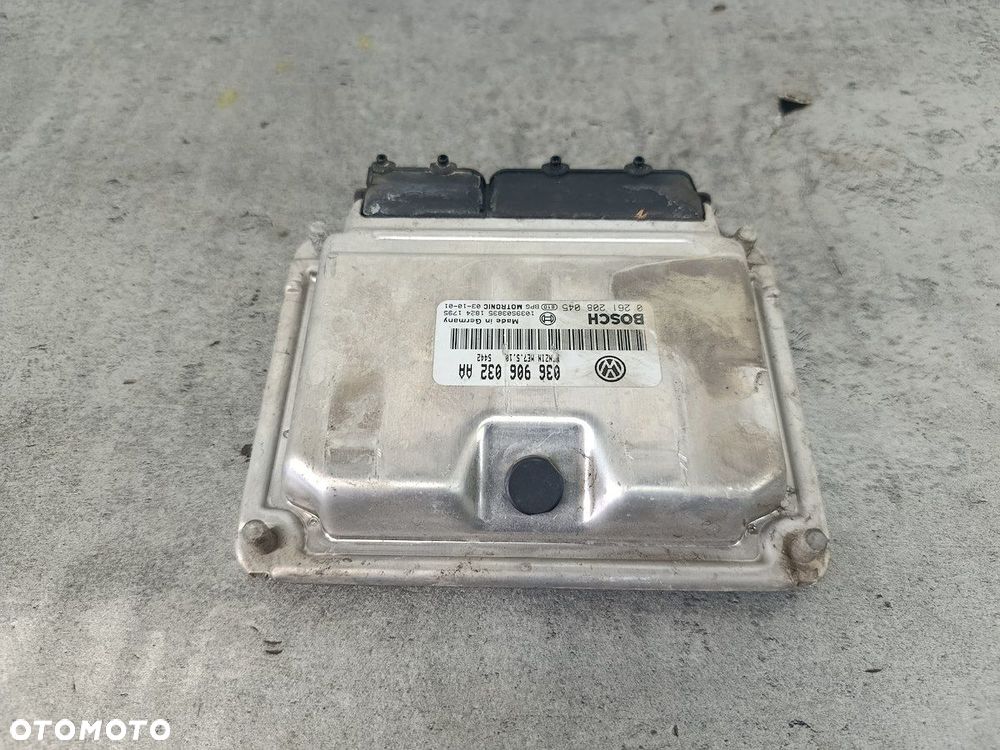 KOMPUTER, STEROWNIK VW GOLF V 036906032AA 0261208045  BOSCH 1.4 16V - 1