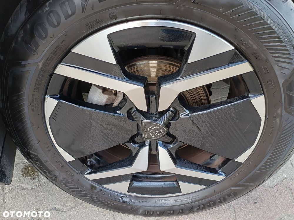 Peugeot 2008 PureTech 100 Allure S&S BVM6 - 9
