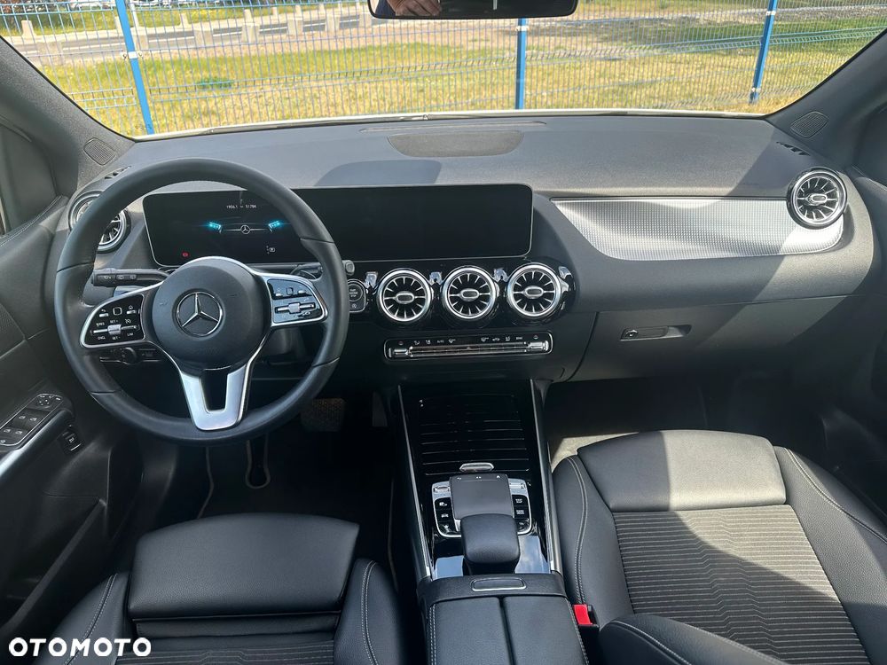 Mercedes-Benz Klasa B 180 Progressive 7G-DCT - 25
