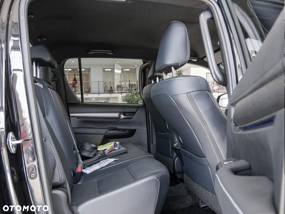Toyota Hilux 2.8 D-4D Double Cab Invincible 4x4 - 11
